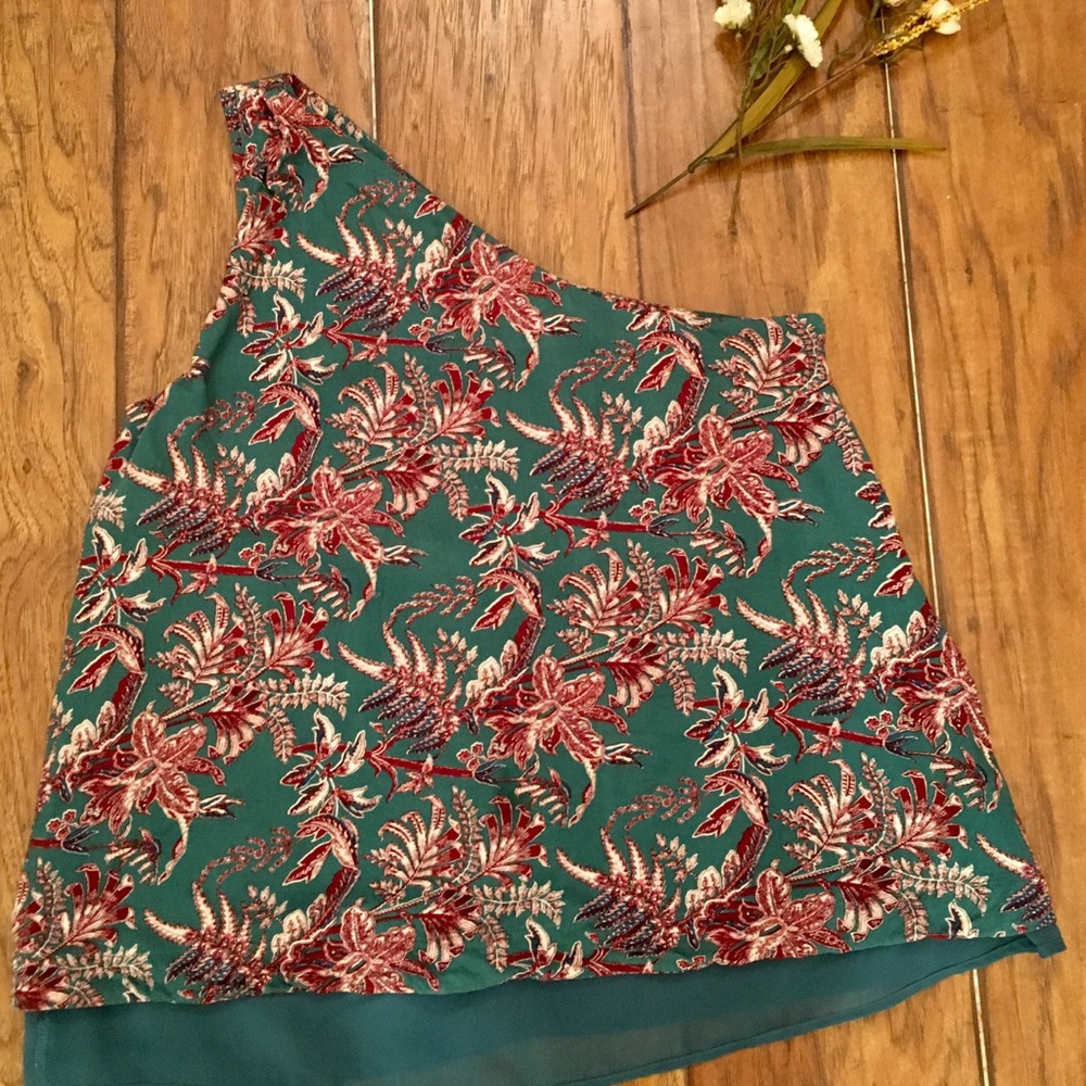 •LOFT• one shouldered top